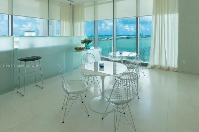 Building Photo - 3131 NE 7th Ave