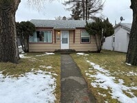 Building Photo - Cozy and Conveniently Located 2 Bed 1 Bath Spokane Home w/ Detached Garage & Heated Multipurpose ...