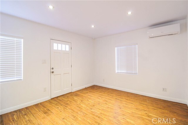 Building Photo - 5226 Range View Ave