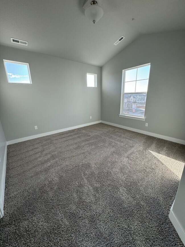 Building Photo - Condo in the Lehi Exchange Community!! 3 bed/2bth 1 car Garage!!!