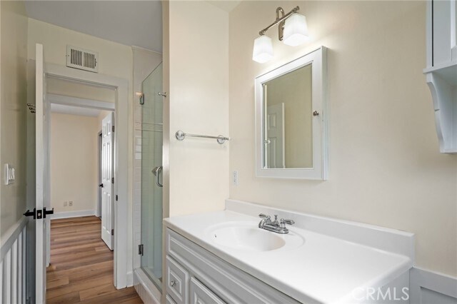 Building Photo - 413 N Paulina Ave