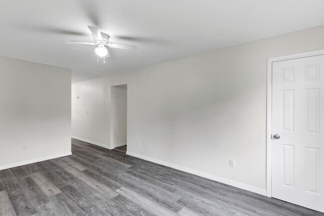 Building Photo - 751 Bellevue Ave