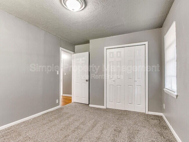 Building Photo - 10509 Greystone Ave