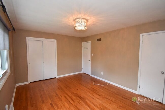 Building Photo - 981 Limekiln Rd