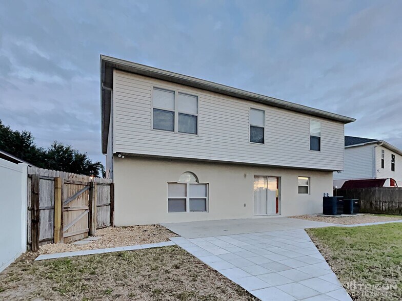 Building Photo - 10323 Frog Pond Dr