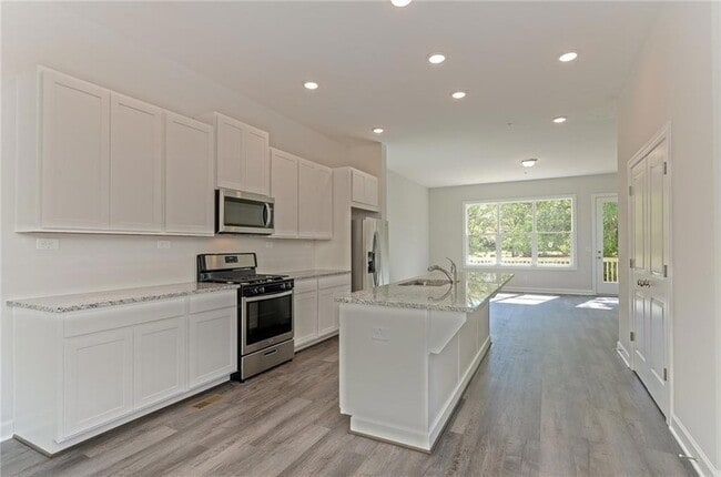 Building Photo - 2791 Bell Dr SE