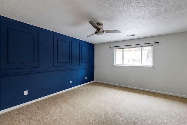 Building Photo - 7094 Stonington Dr NE