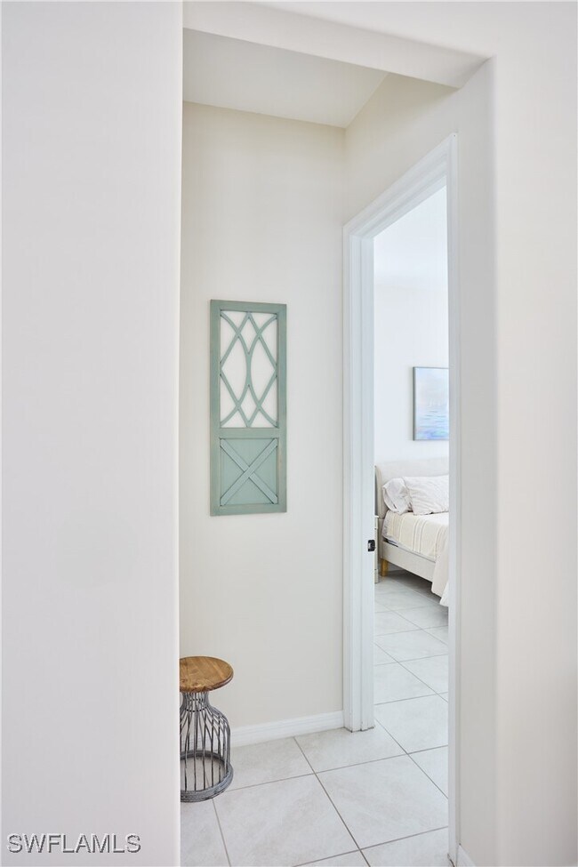 Building Photo - 5563 Useppa Dr