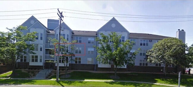 Building Photo - 720 3rd Ave NE