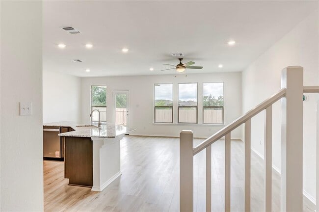 Building Photo - 1717 River Plateau Dr