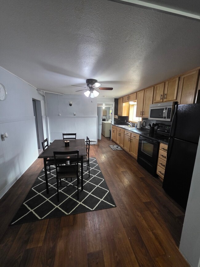 Building Photo - 505 S 10th St