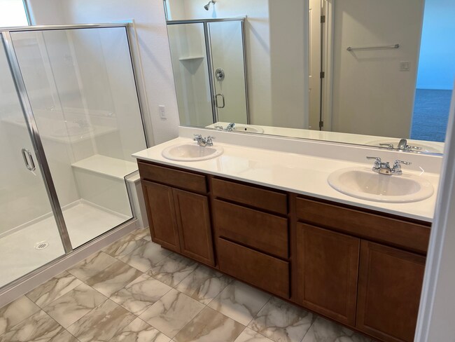 Building Photo - Beautiful 4-Bedroom Home in Desirable Highlands Ranch
