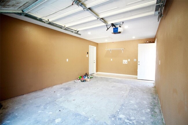 Building Photo - 4523 Donalbain Dr