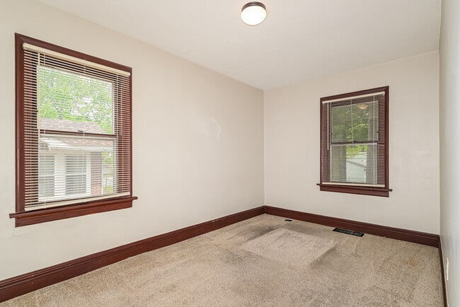 Building Photo - Fantastic 2bd/1ba home! Let yourself in!