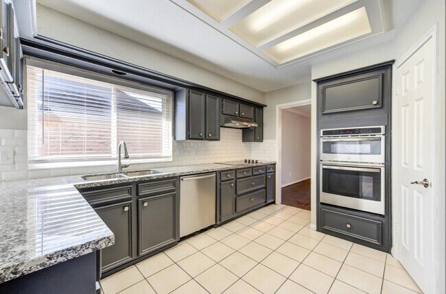 Building Photo - 3838 Fawn Creek Dr