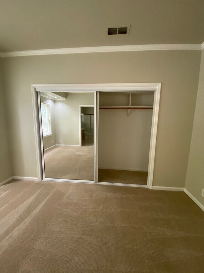 Building Photo - 2330 I St