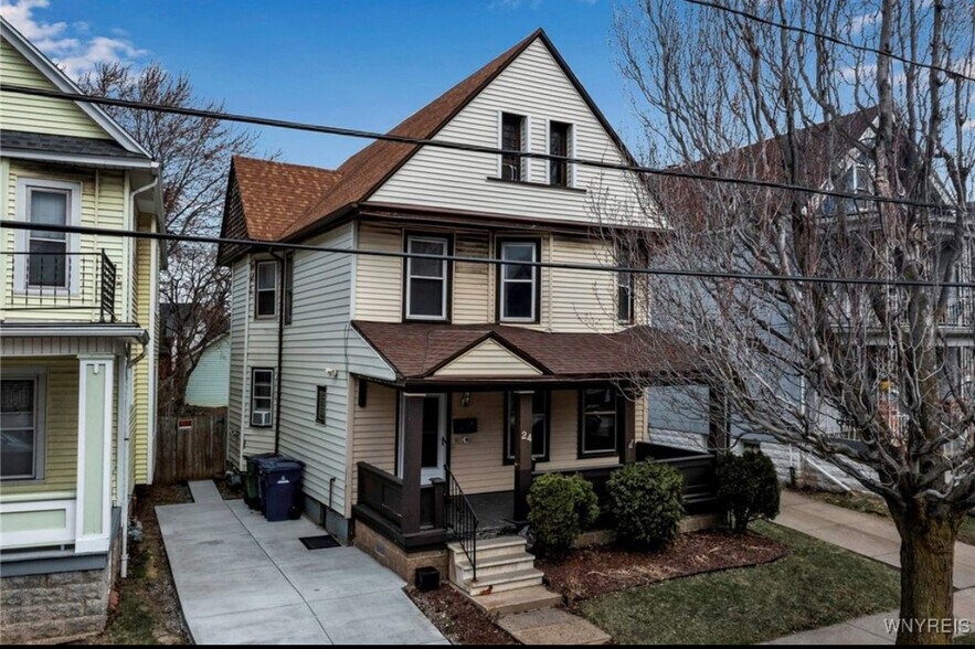 Primary Photo - 24 Briggs Ave