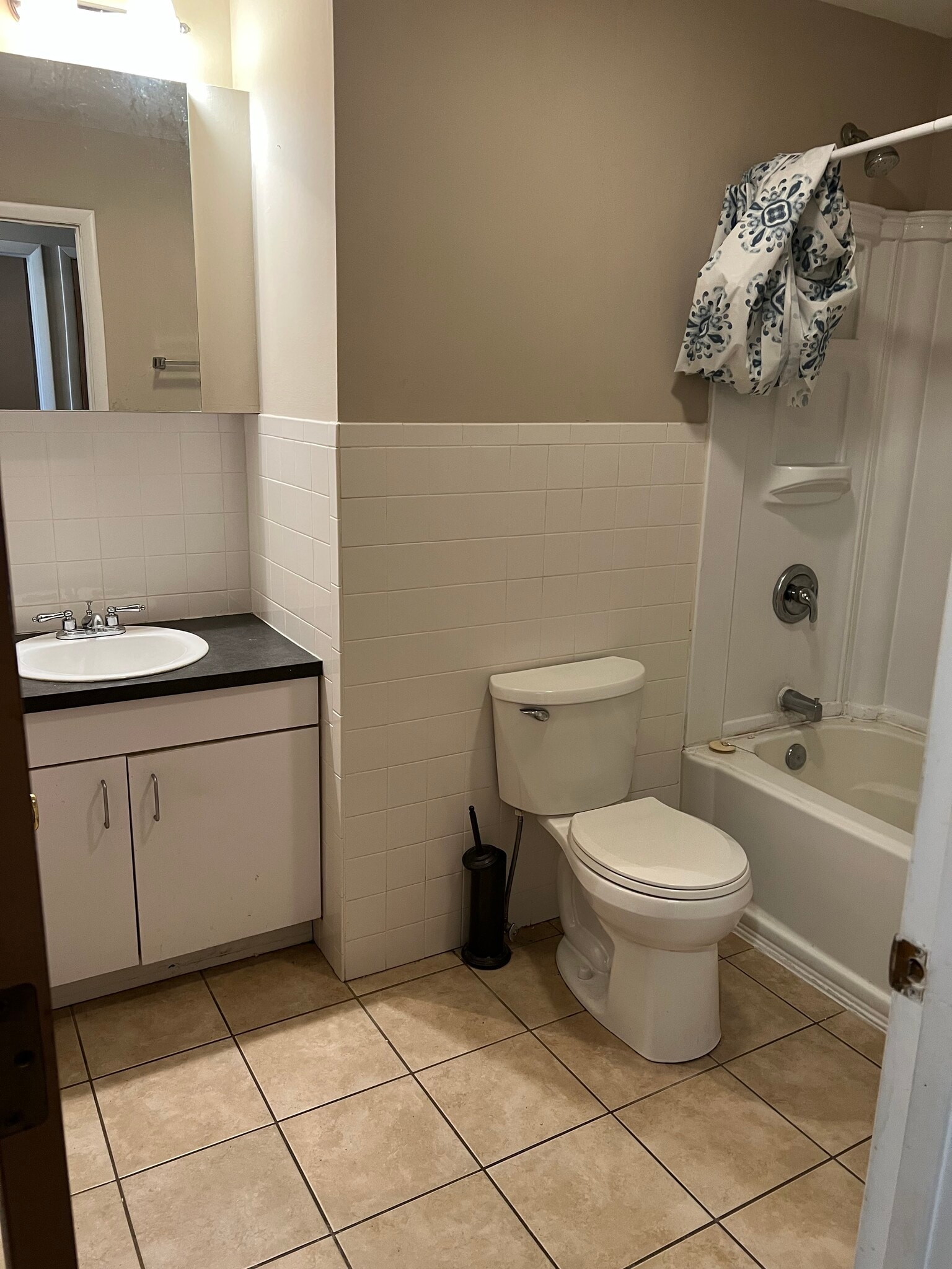 Building Photo - 37 Kenbrook Dr