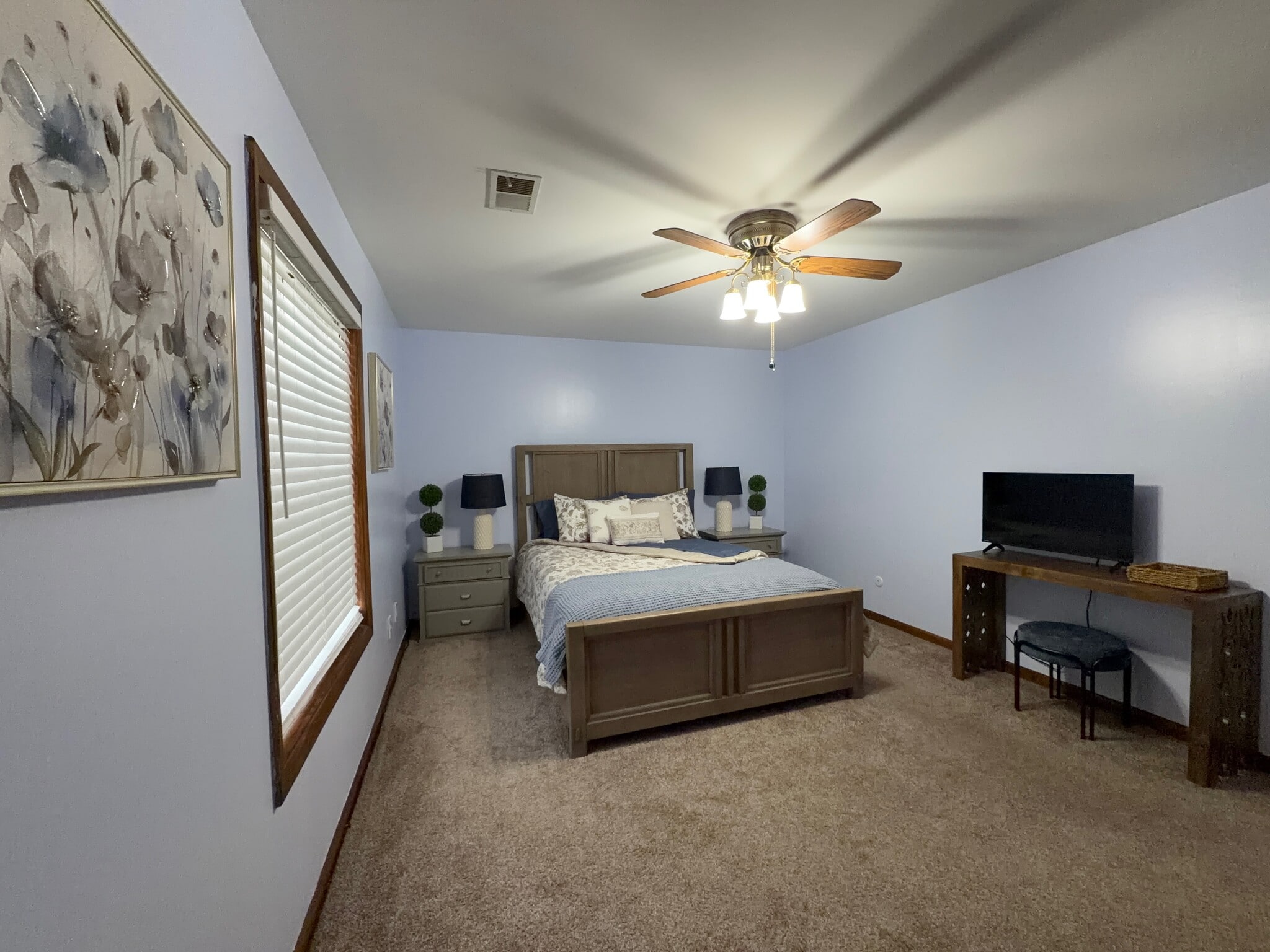 Building Photo - 920 Camellia Dr