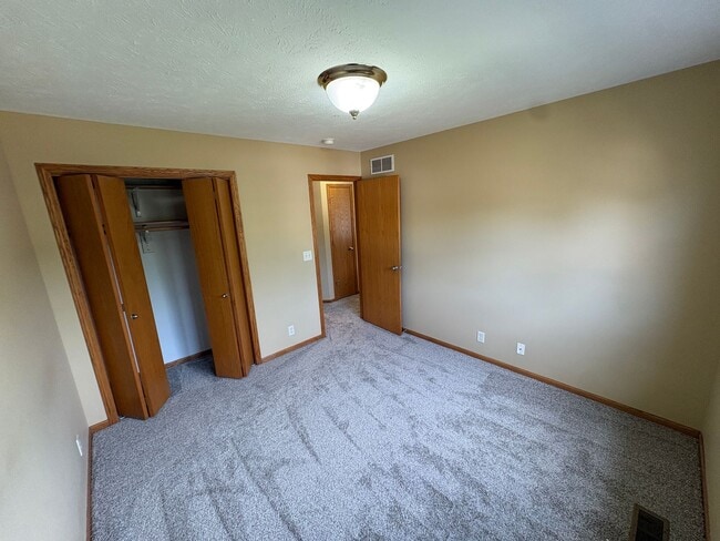 Building Photo - 6834 Whitewater Ln