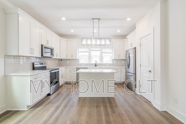 Building Photo - 2617 Dr Carver Rd