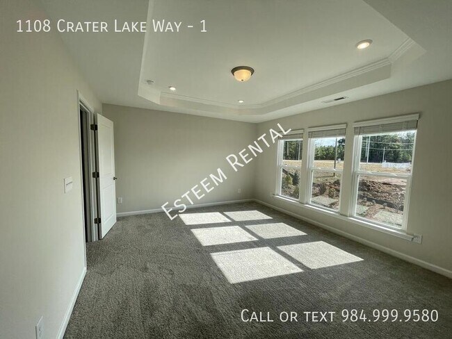 Building Photo - 1108 Crater Lk Wy