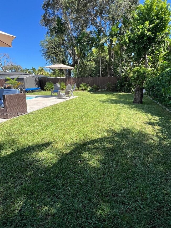 Building Photo - 1430 NE 149th St