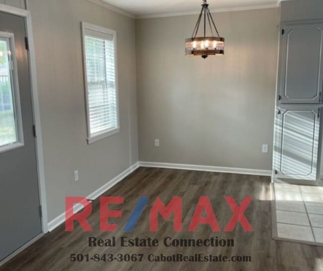 Building Photo - Sorry No Smoking/Vaping and Pets Permitted...