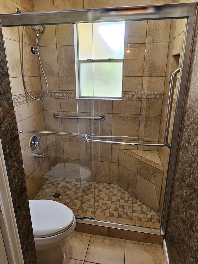 Building Photo - 9506 Rustic Gate Rd