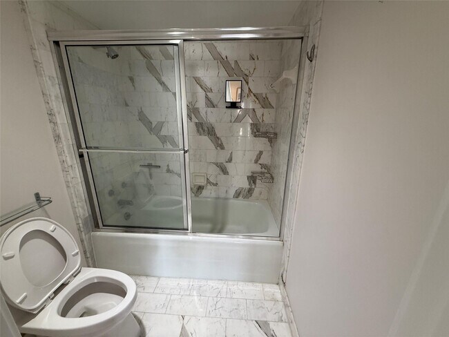 Building Photo - 19707 Turnberry Way