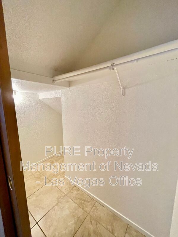 Building Photo - 2650 Sumac Ln