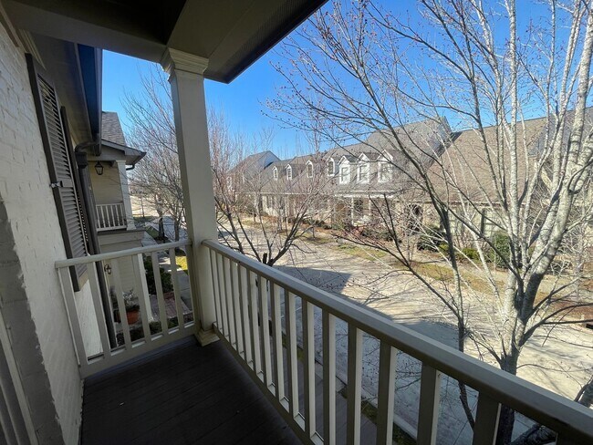 Building Photo - A Great Place To Call Home! Hoa Fees included in Rent