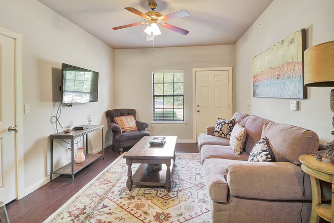 Building Photo - The Reserve at Chaffee Crossing Apartment Homes & Townhomes