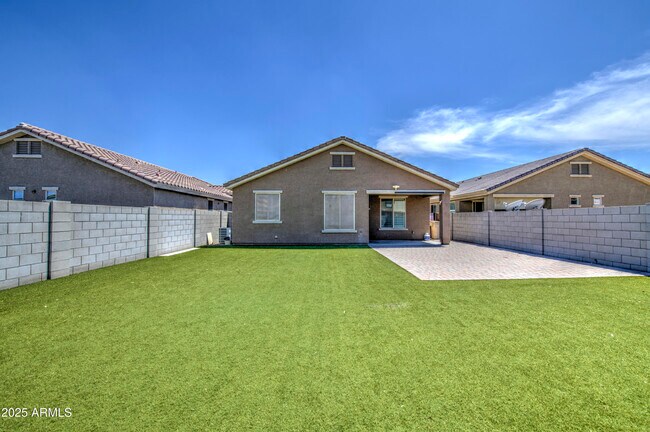 Building Photo - 6826 W Charter Oak Rd