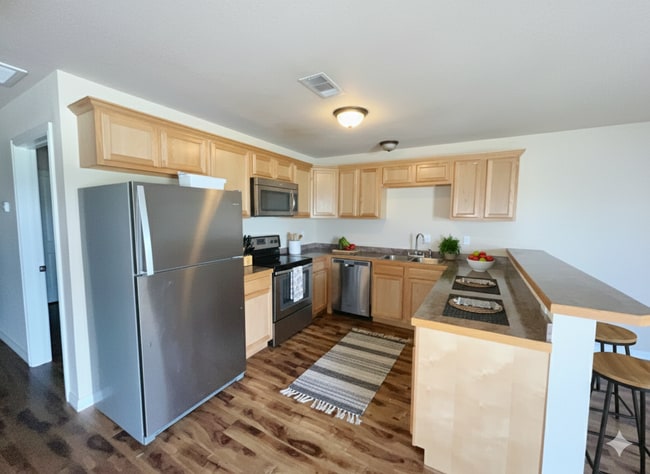 Building Photo - Cute duplex in the Silo School District