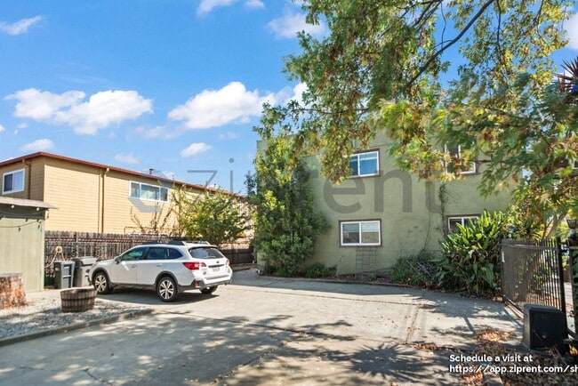 Building Photo - 908 40th St