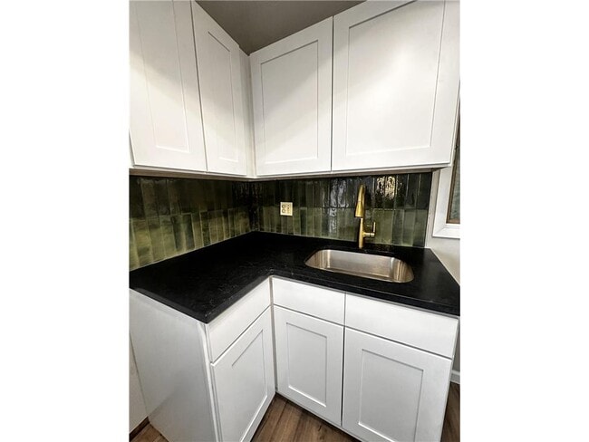 Building Photo - 453 13th Ave NW