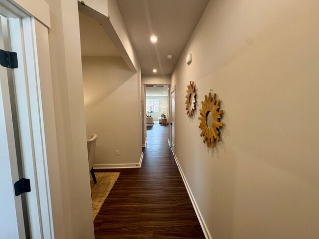 Building Photo - NEW CONSTRUCTION;3BR/2BA Townhome in Griffith Lakes