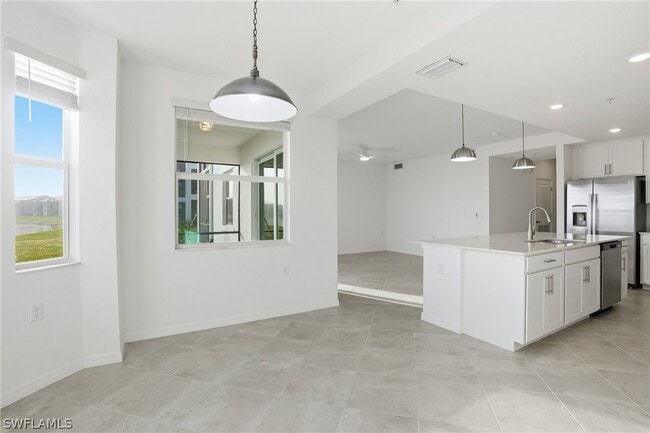 Building Photo - 15375 Grn Acrs Ave