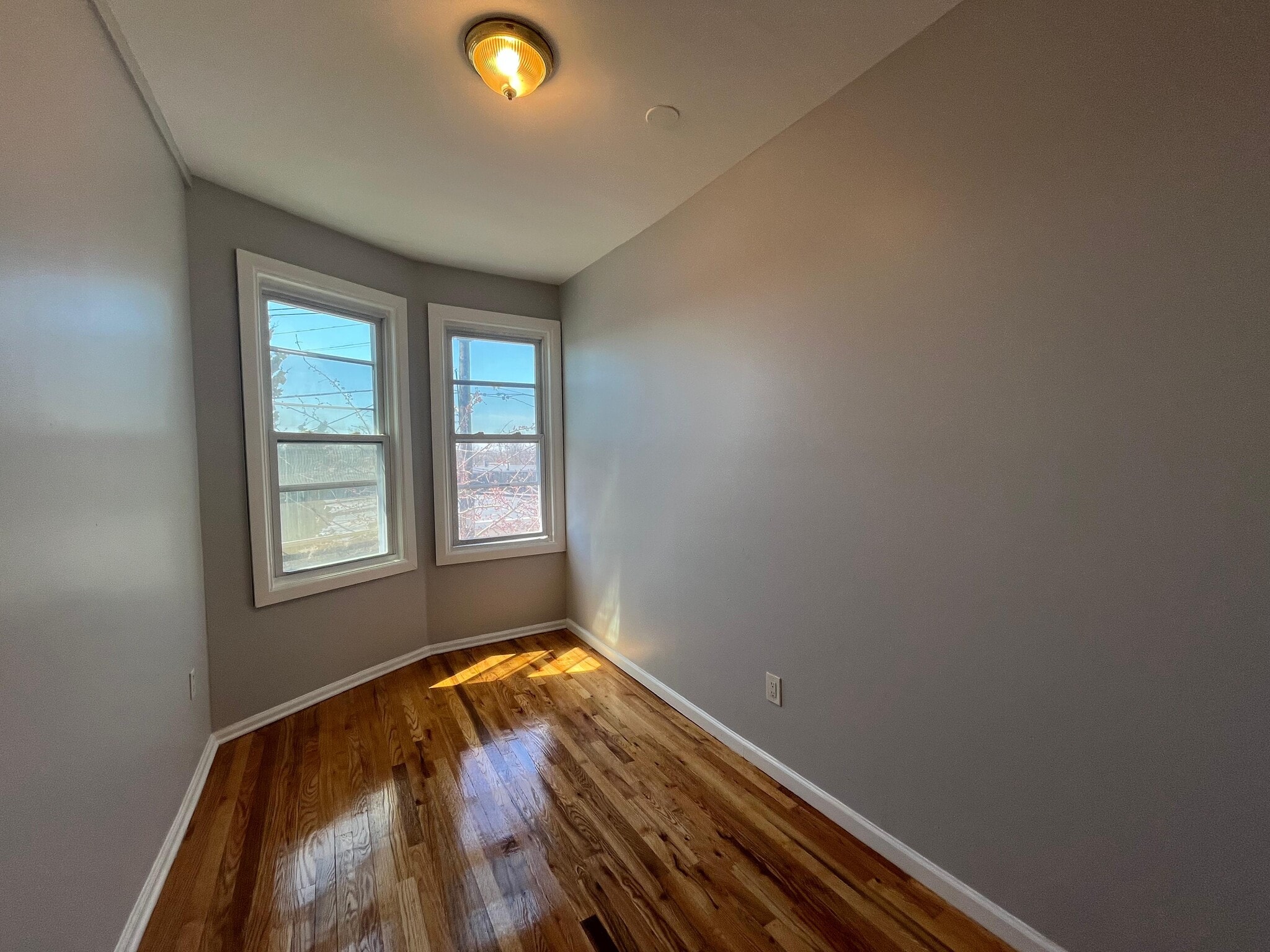 Building Photo - 50 Gates Ave