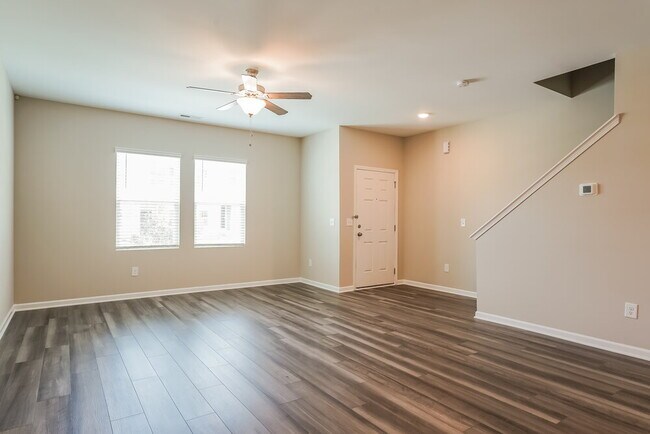 Building Photo - 547 Landing View Dr