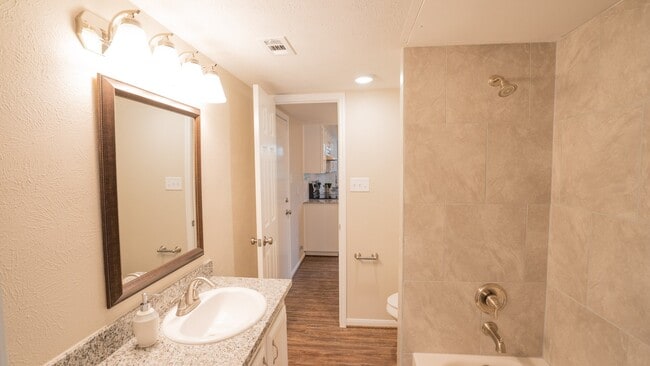 Building Photo - 17 Regency Ln