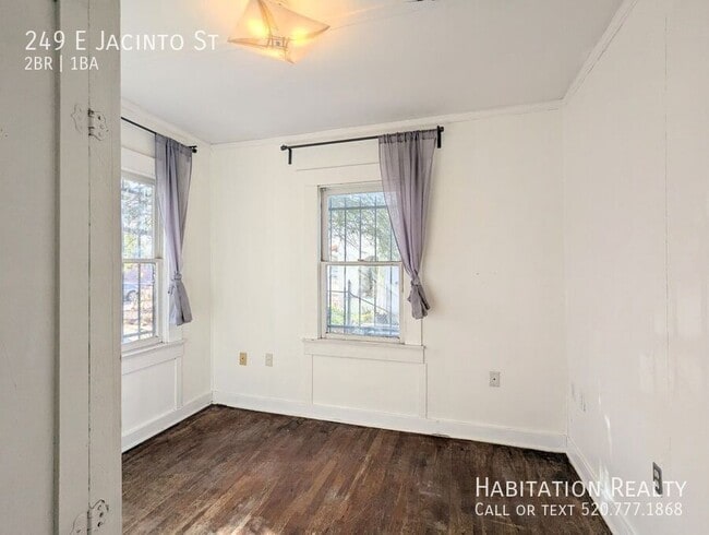 Building Photo - 249 E Jacinto St
