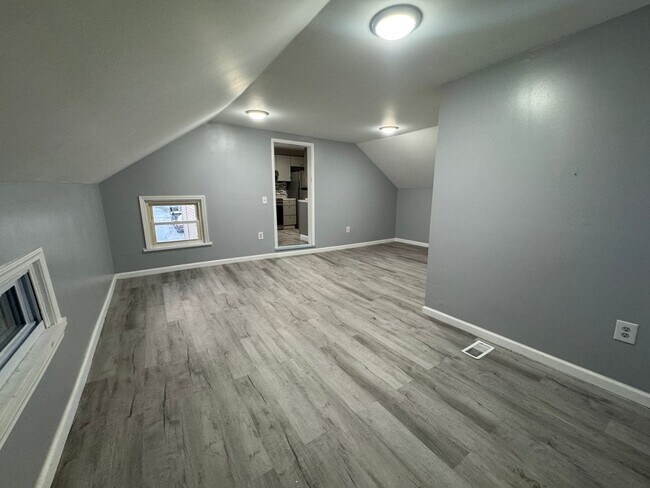 Building Photo - 414 N Bellinger St