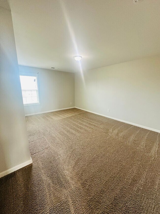 Building Photo - 107 Catskill Ln