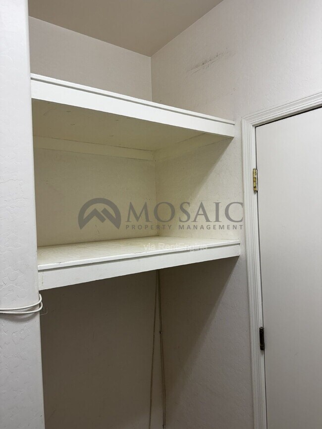 Building Photo - 3356 E Mayberry Ave