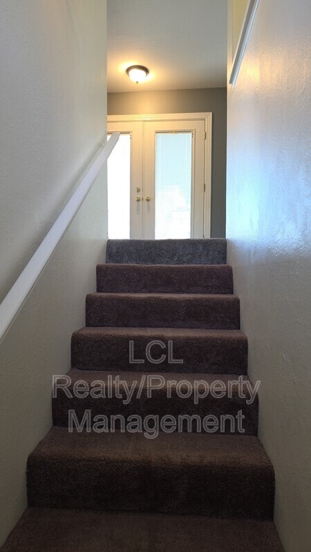 Building Photo - 33361 Gisborne St