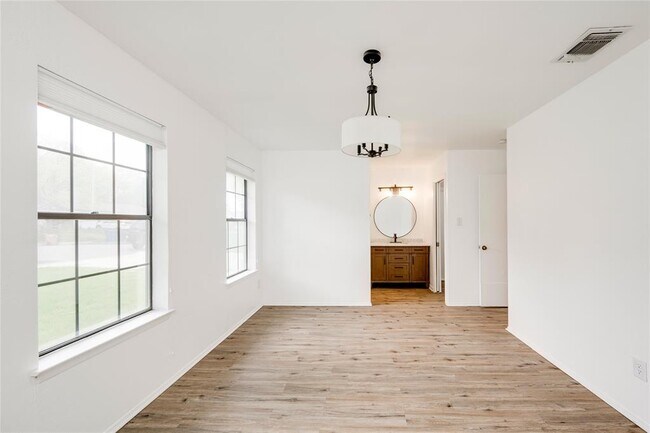 Building Photo - 6705 Lancret Hill Dr