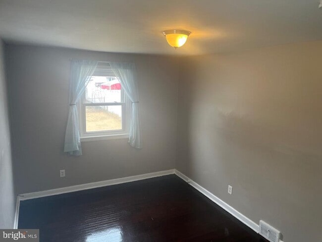 Building Photo - 1839 Powell St