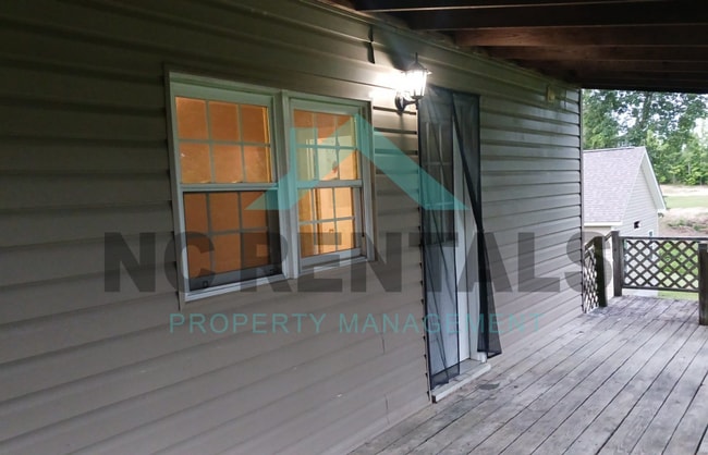 Building Photo - 4126 Kivett Dr